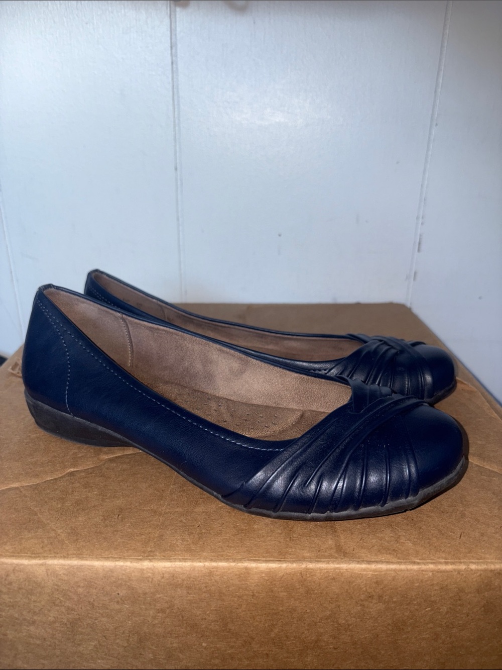 Naturalizer Women's Navy Leather Ballet Flats size 8M